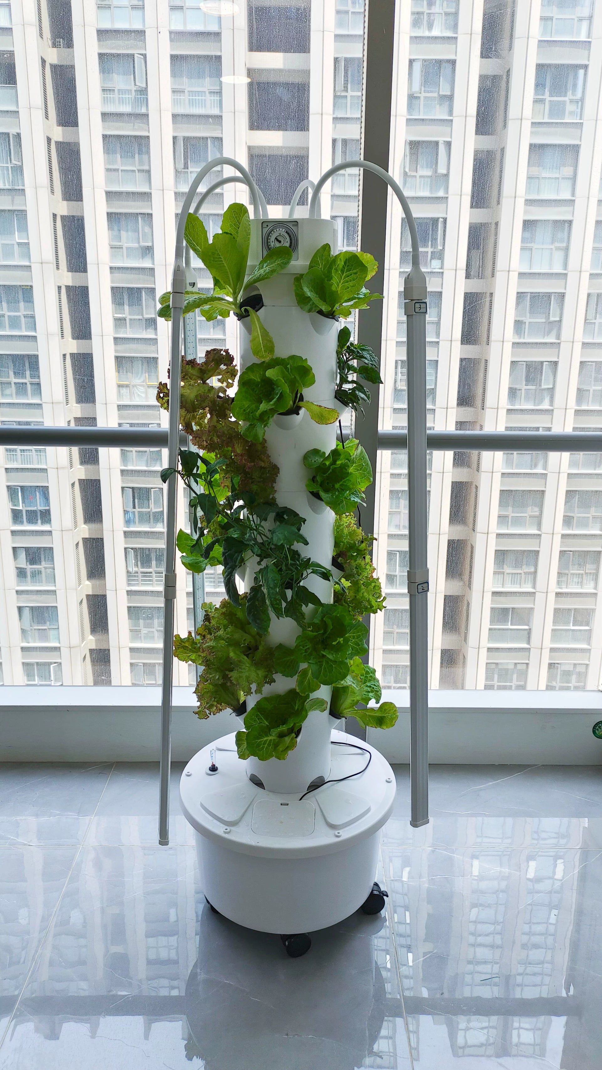 Small Vertical Hydroponic Nursery System